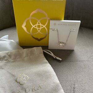 Kendra Scott Elisa Silver Pendant Necklace in Ivory Mother-of-Pearl